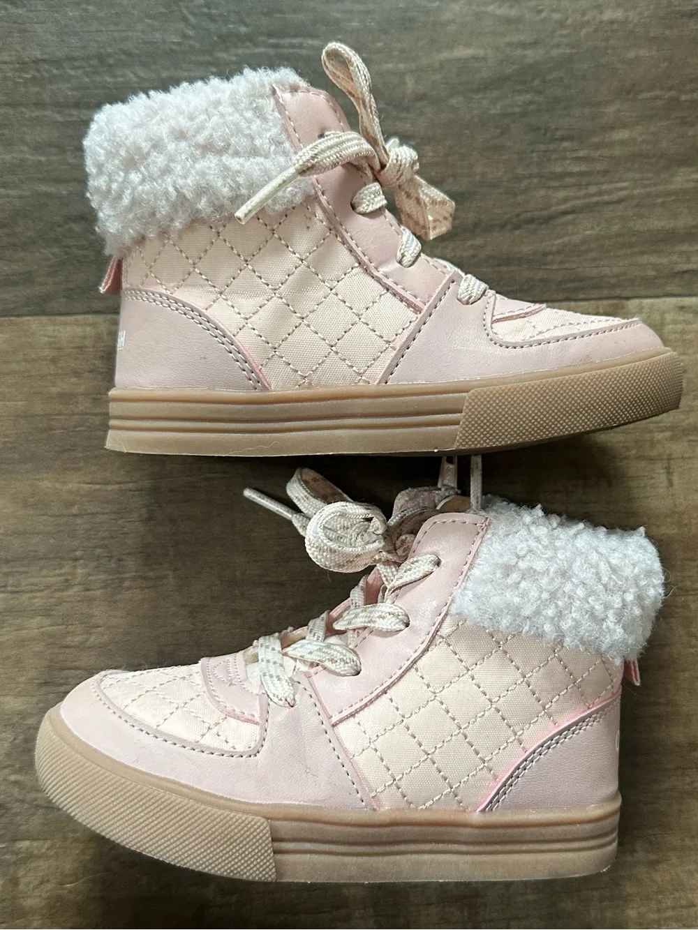 Like New Oshkosh Feona side zip fur top sneaker/ boots